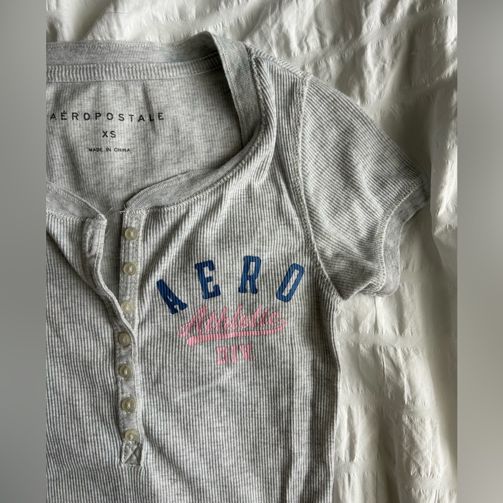 Aeropostale gray button down top